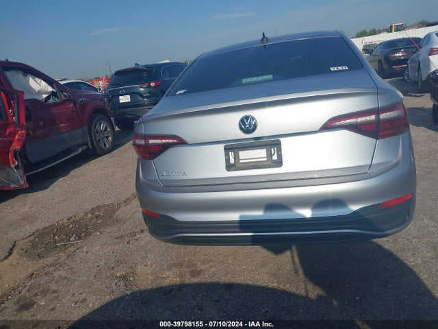 3VWCM7BU2NM005860 Volkswagen Jetta 1.5t S