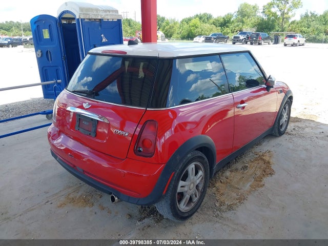 2006 MINI COOPER WMWRC33596TJ78873 Photo 3