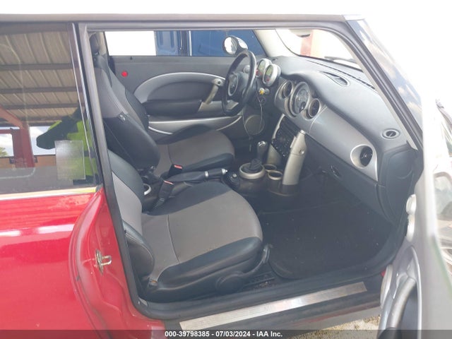 2006 MINI COOPER WMWRC33596TJ78873 Photo 4