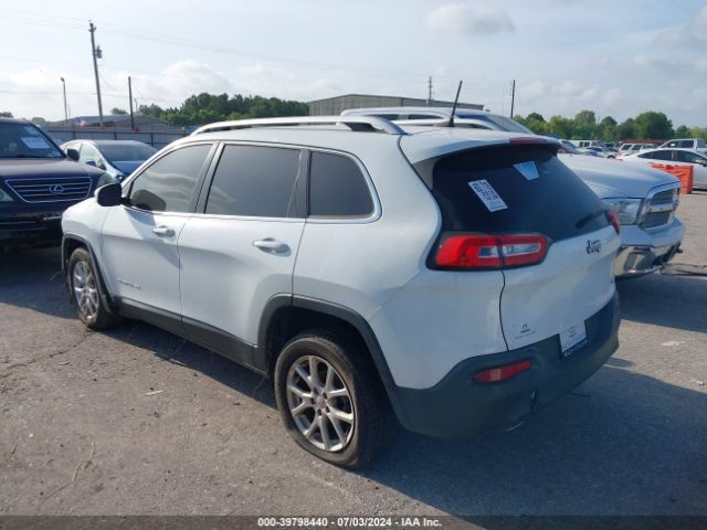 1C4PJLCB5GW355957 Jeep Cherokee Latitude