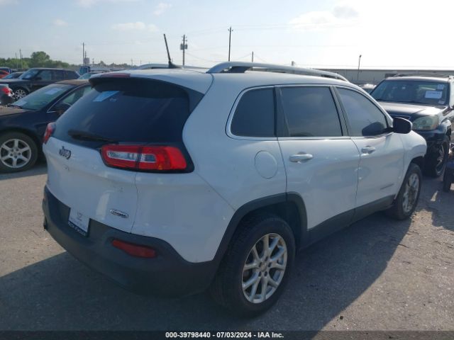 1C4PJLCB5GW355957 Jeep Cherokee Latitude