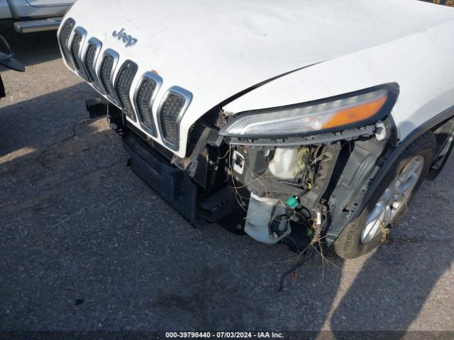 1C4PJLCB5GW355957 Jeep Cherokee Latitude