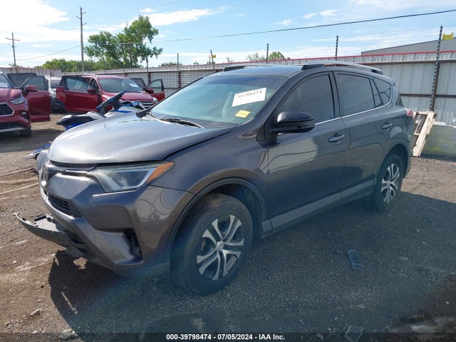Toyota RAV4 LE 2016 2T3BFREV8GW453899 Image 2