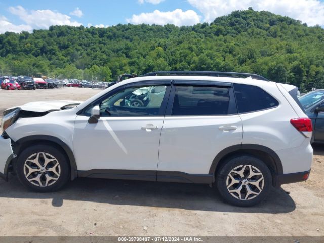 JF2SKAGCXKH575995 Subaru Forester Premium