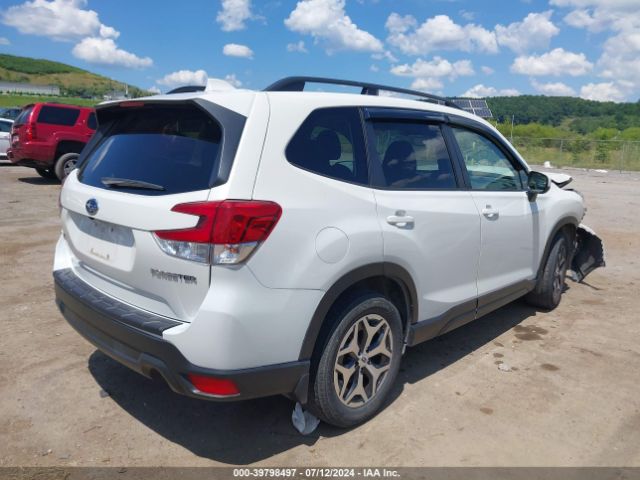JF2SKAGCXKH575995 Subaru Forester Premium
