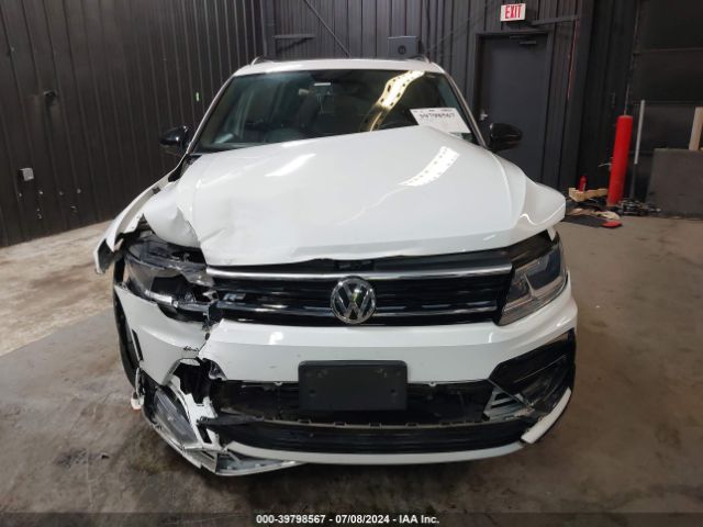 3VV2B7AX5MM070590 Volkswagen Tiguan 2.0t Se/2.0t Se R-line Black/2.0t Sel