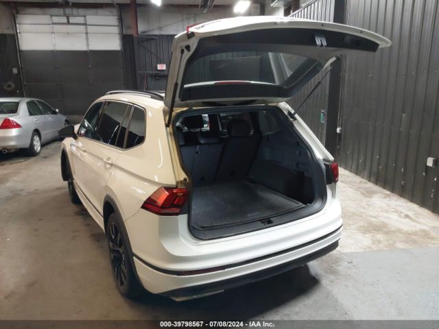 3VV2B7AX5MM070590 Volkswagen Tiguan 2.0t Se/2.0t Se R-line Black/2.0t Sel