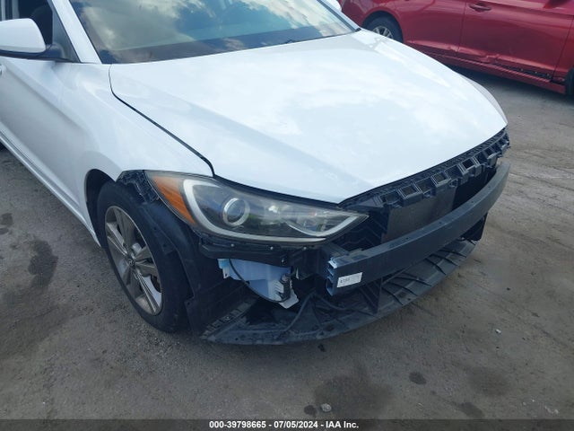 Hyundai ELANTRA SEL 2018 5NPD84LF6JH301930 Image 17