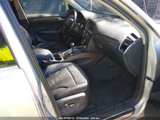 WA1LFAFP3EA032555 Audi Q5 2.0t Premium