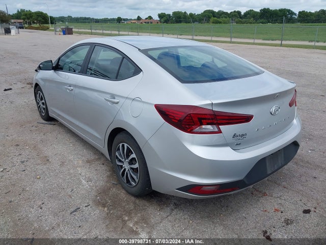 Hyundai ELANTRA SE 2019 5NPD74LF8KH484851 Image 3