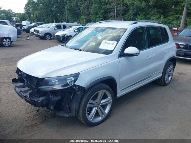 WVGBV7AX2GW526910 Volkswagen Tiguan R-line
