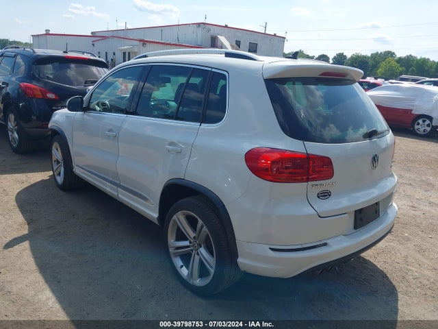 WVGBV7AX2GW526910 Volkswagen Tiguan R-line