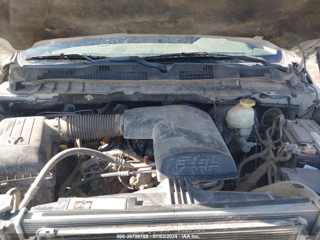 1C6RR7GG8HS677295 RAM 1500 Slt Quad Cab 4x4 6'4 Box