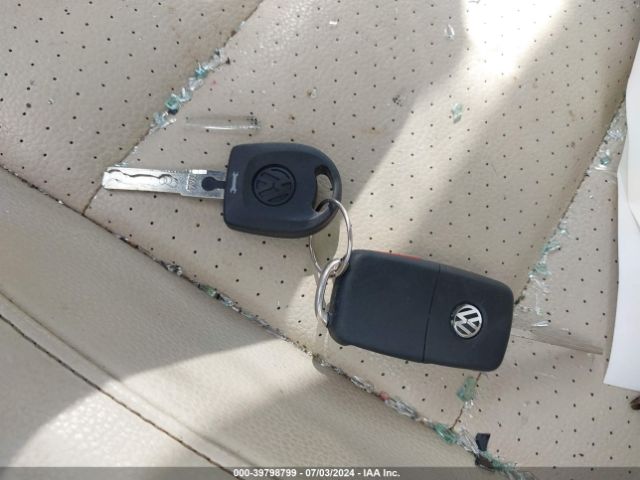 WVGAV3AX8EW004042 Volkswagen TIGUAN SE