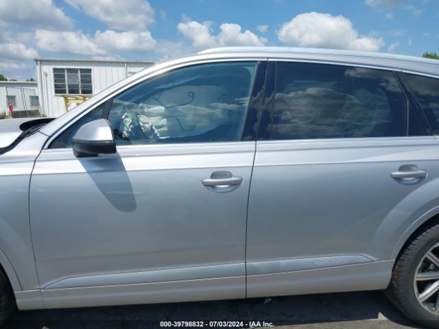 WA1LHAF7XJD044494 Audi Q7 2.0t Premium