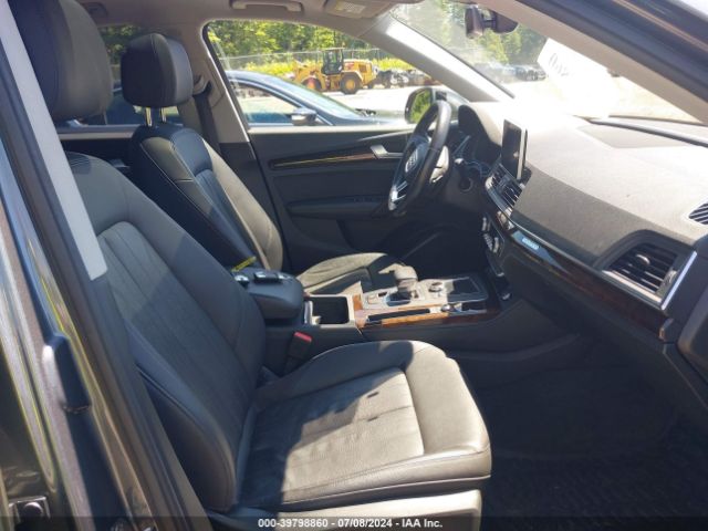 WA1BNAFY3K2044802 Audi Q5 45 Premium