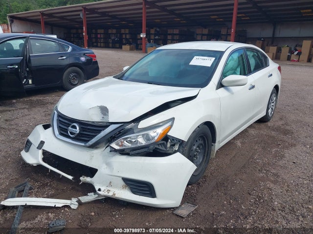 Nissan Altima 2.5 S 2018 1N4AL3AP8JC281432 Image 2