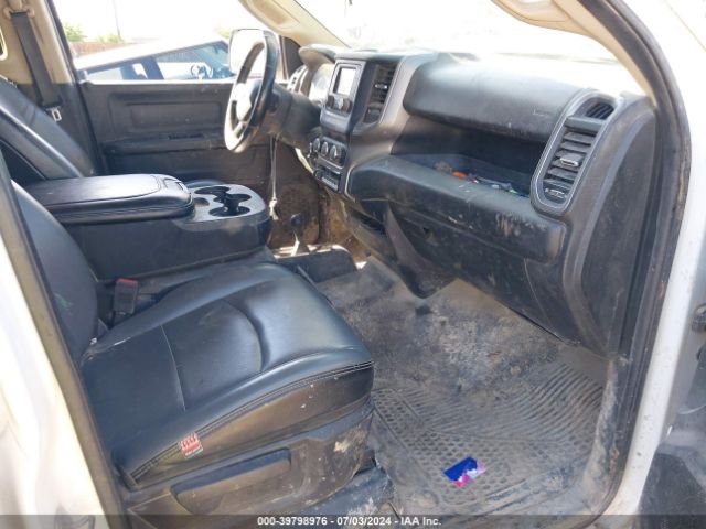 3C6UR5HJ2KG688316 RAM 2500 Tradesman  4x4 8' Box