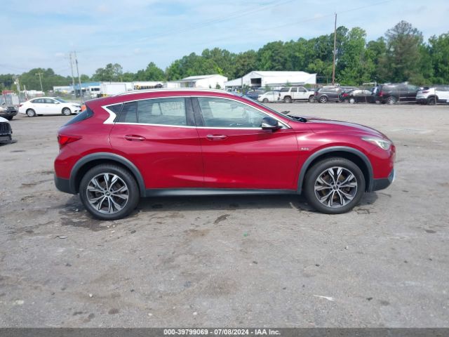SJKCH5CR7HA017524 Infiniti Qx30 Premium
