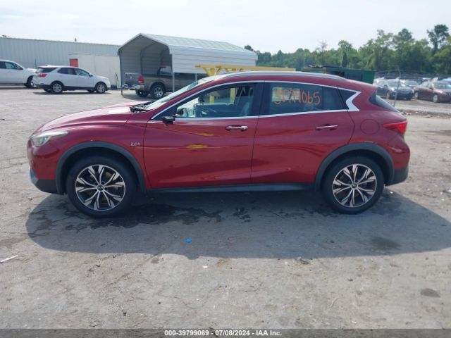 SJKCH5CR7HA017524 Infiniti Qx30 Premium