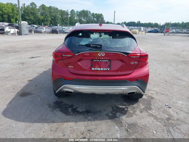 SJKCH5CR7HA017524 Infiniti Qx30 Premium