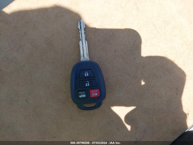 Toyota COROLLA LE 2018 2T1BURHE9JC038304 Image 11