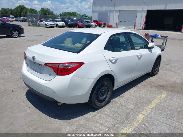 Toyota COROLLA LE 2018 2T1BURHE9JC038304 Image 4
