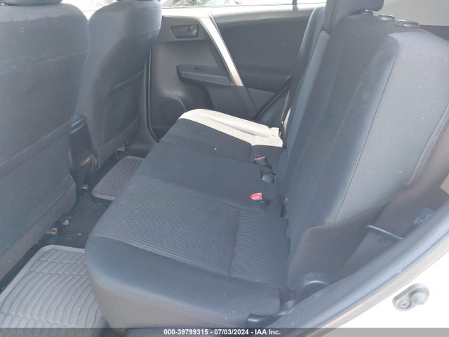 Toyota RAV4 LE 2015 JTMBFREV0FD099016 Image 8