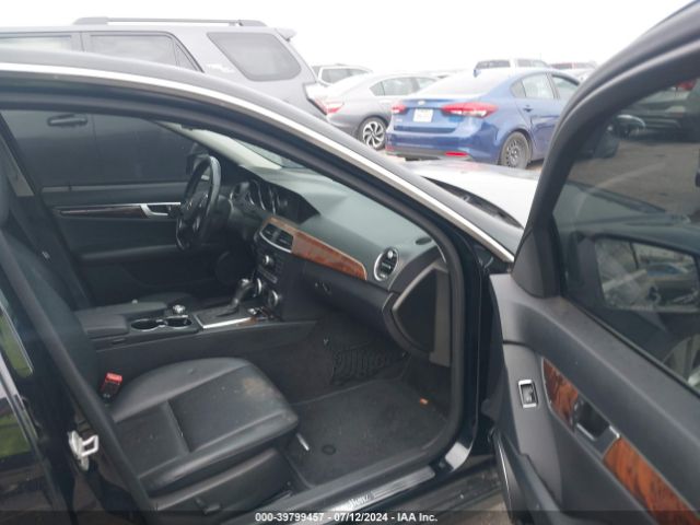 WDDGF8AB1EG226418 Mercedes-Benz C 300 Luxury 4matic/sport 4matic