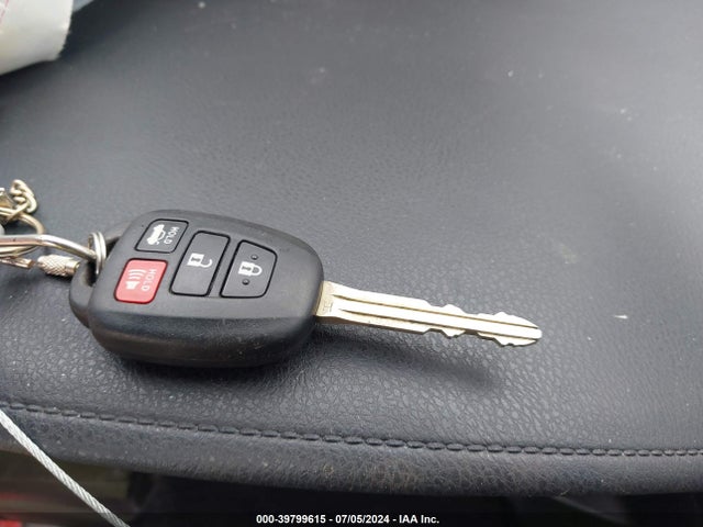 Toyota COROLLA LE 2017 5YFBURHE0HP610595 Image 11