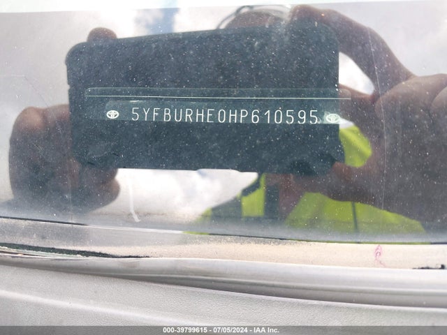 Toyota COROLLA LE 2017 5YFBURHE0HP610595 Image 9