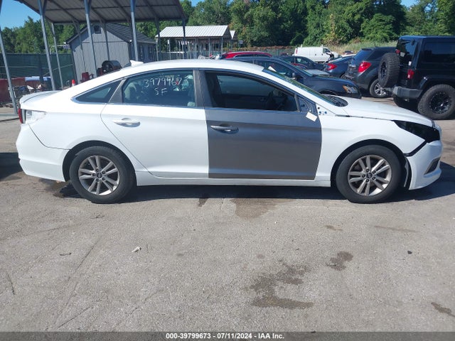 Hyundai SONATA SE 2016 5NPE24AF5GH302178 Image 14