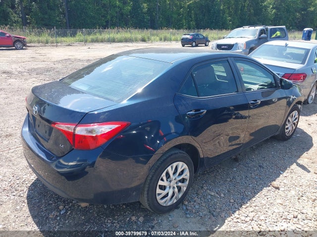 Toyota COROLLA LE 2018 5YFBURHE3JP848964 Image 4