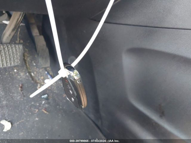 2GNAXJEV3J6304661 Chevrolet EQUINOX LT