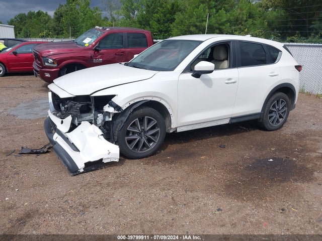 Mazda Cx-5 Touring 2018 JM3KFACM3J1409009 Image 2