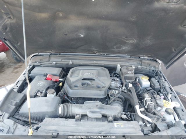 1C4HJXEN8JW246077 Jeep Wrangler Unlimited Sahara 4x4