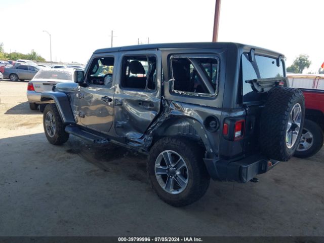 1C4HJXEN8JW246077 Jeep Wrangler Unlimited Sahara 4x4