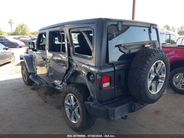 1C4HJXEN8JW246077 Jeep Wrangler Unlimited Sahara 4x4