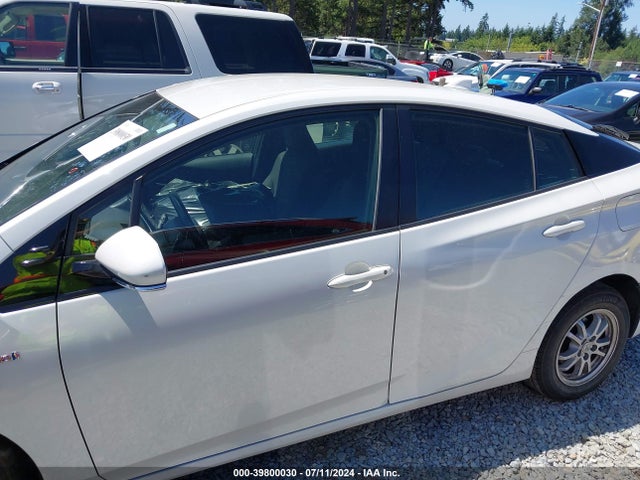 Toyota Prius Three 2016 JTDKARFU9G3013648 Image 15