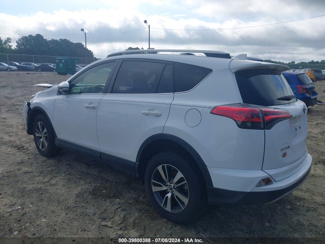 Toyota Rav4 Xle 2017 JTMWFREV2HD105628 Image 3