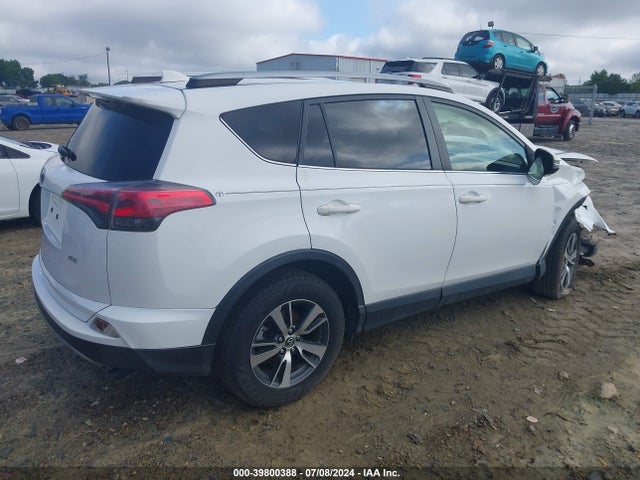Toyota Rav4 Xle 2017 JTMWFREV2HD105628 Image 4