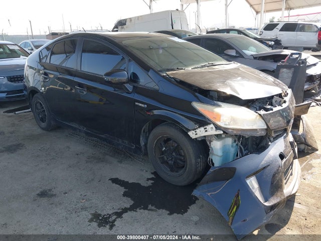 Toyota Prius Two 2015 JTDKN3DU3F0454034 головне зображення