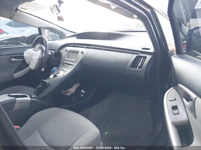 Toyota Prius Two 2015 JTDKN3DU3F0454034 Image 5