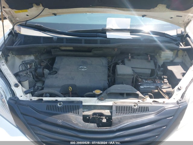 Toyota Sienna L 7 Passenger 2015 5TDZK3DC2FS635587 Image 10