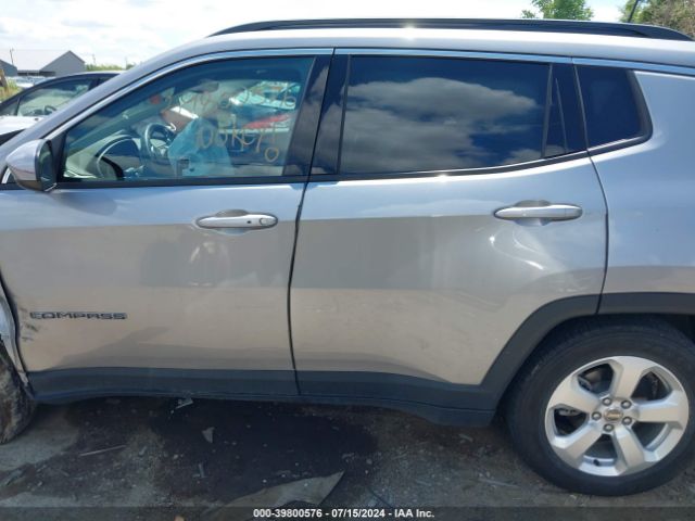 3C4NJCBB3JT226105 Jeep Compass Latitude Fwd