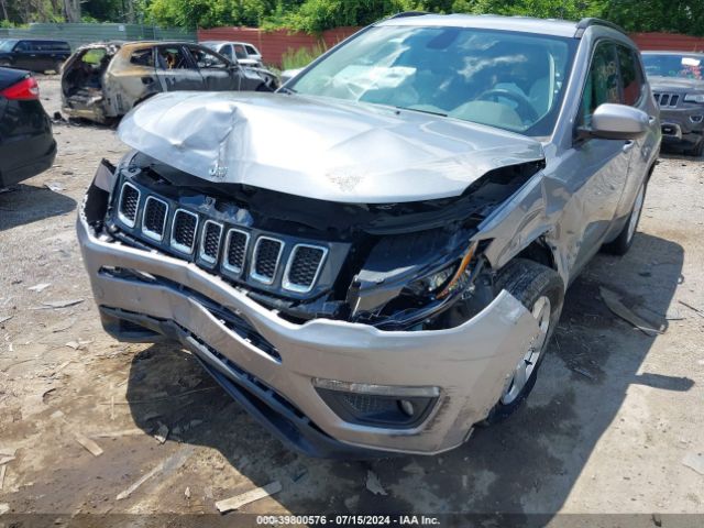 3C4NJCBB3JT226105 Jeep Compass Latitude Fwd