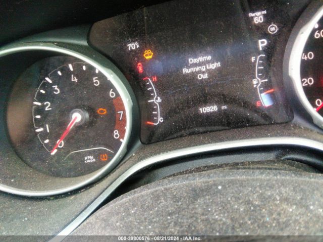 3C4NJCBB3JT226105 Jeep Compass Latitude Fwd