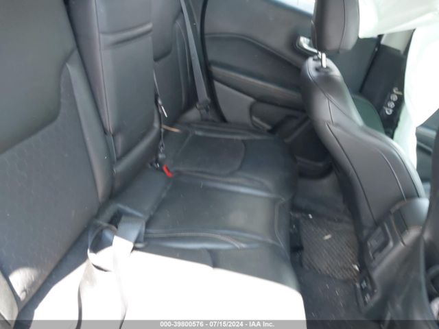 3C4NJCBB3JT226105 Jeep Compass Latitude Fwd