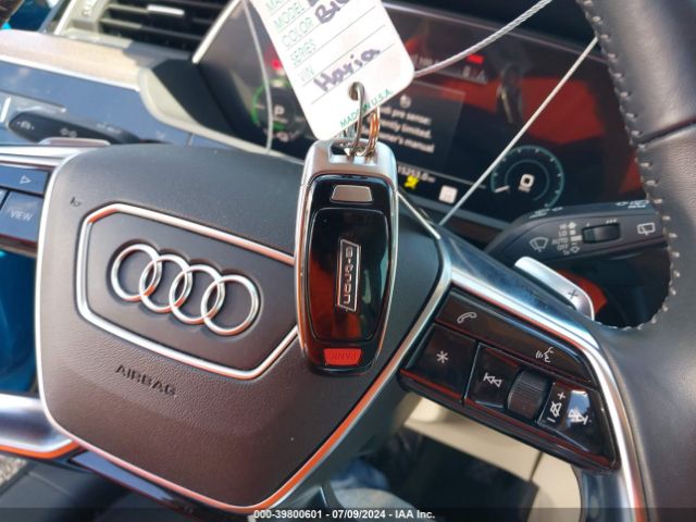WA1LAAGE0KB006335 Audi E-tron Premium Plus