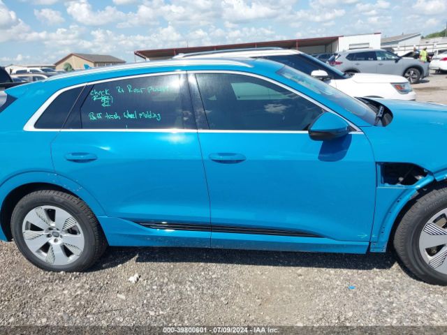 WA1LAAGE0KB006335 Audi E-tron Premium Plus